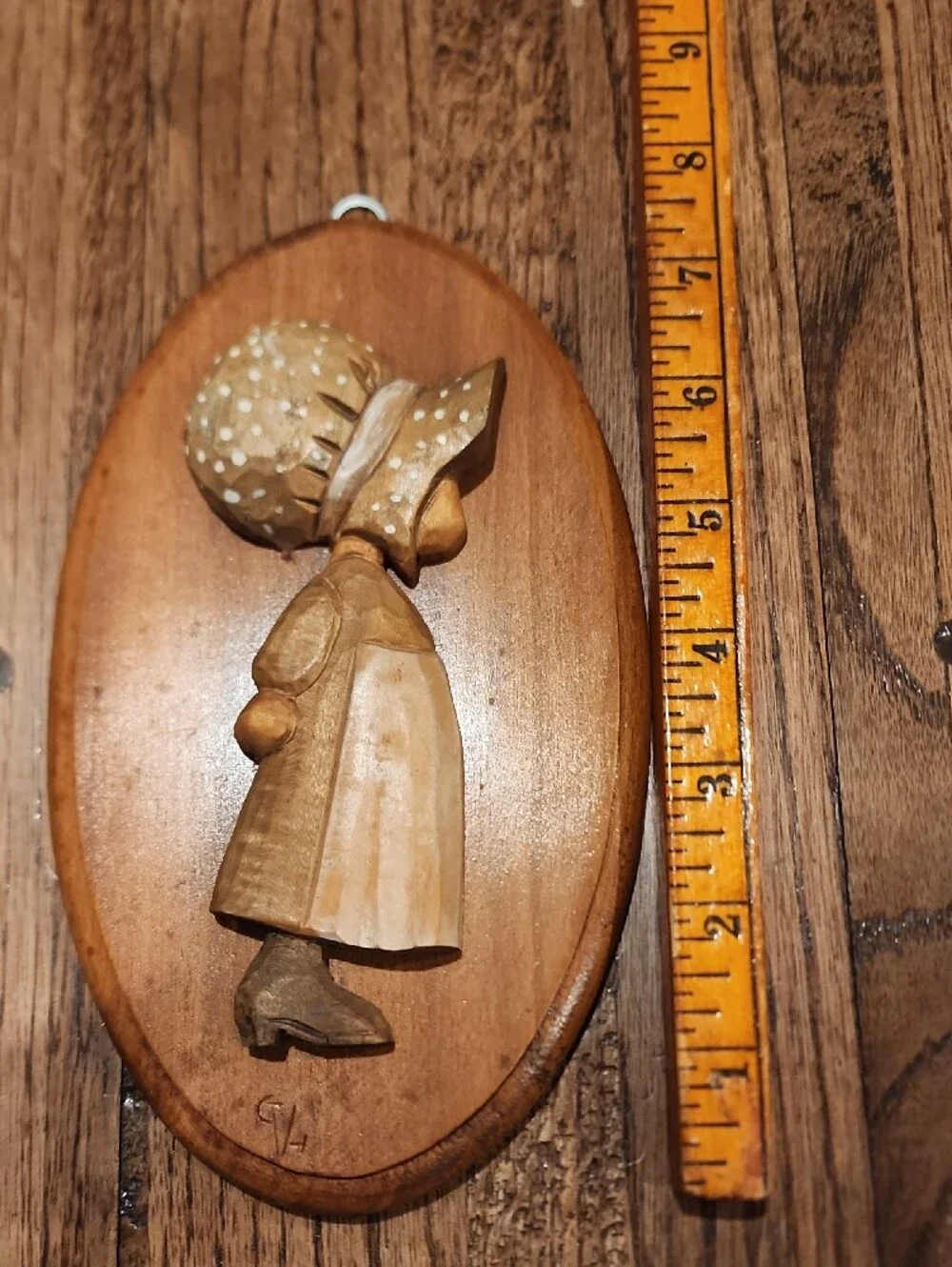 Hand-Carved Wooden Girl Plaque Wall Decor in Natural Brown